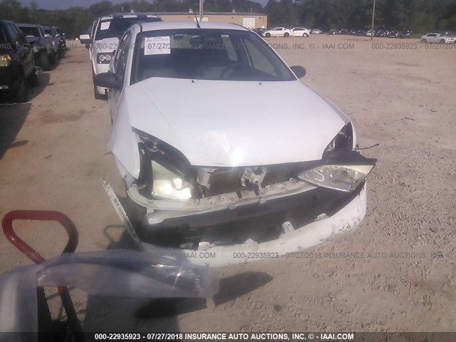 1FAFP34N07W320977 - 2007 FORD FOCUS ZX4/S/SE/SES WHITE photo 6