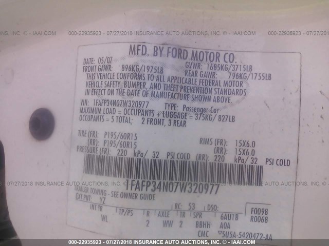 1FAFP34N07W320977 - 2007 FORD FOCUS ZX4/S/SE/SES WHITE photo 9