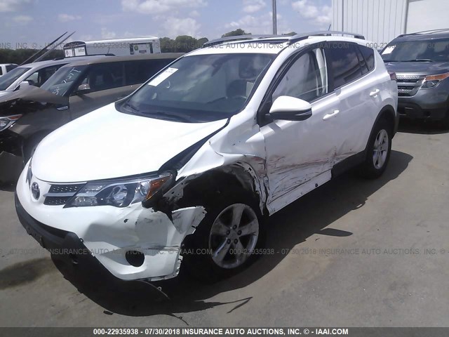 2T3RFREVXEW140106 - 2014 TOYOTA RAV4 XLE WHITE photo 6