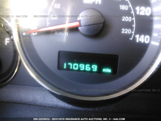 1J8HG48K16C225880 - 2006 JEEP COMMANDER RED photo 7