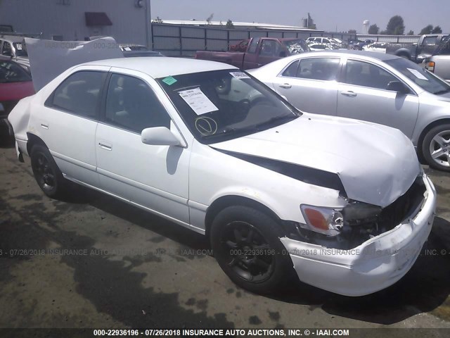 JT2BG22K9Y0413716 - 2000 TOYOTA CAMRY CE/LE/XLE თეთრი ფოტო 1