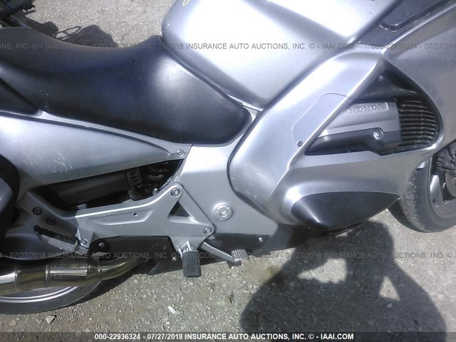 JH2SC51097M500597 - 2007 HONDA ST1300 SILVER photo 8