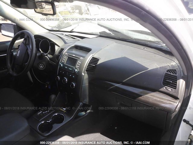 5XYKT3A67DG420553 - 2013 KIA SORENTO LX BLACK photo 5