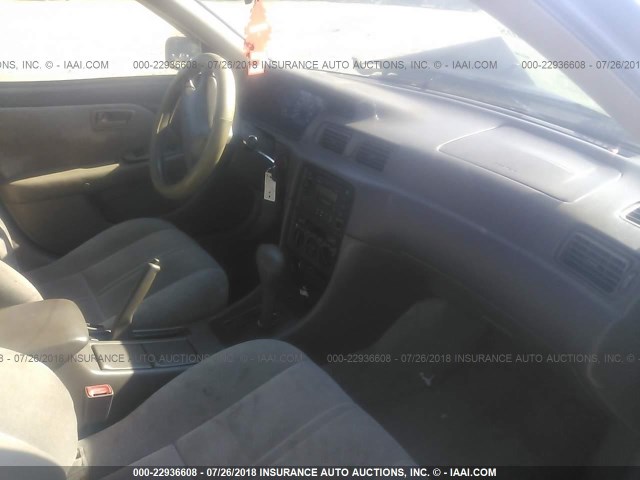 4T1BF22K4XU081911 - 1999 TOYOTA CAMRY LE/XLE BLACK photo 5
