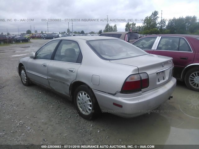 1HGCD5560VA256749 - 1997 HONDA ACCORD EX/EX-R GOLD photo 3