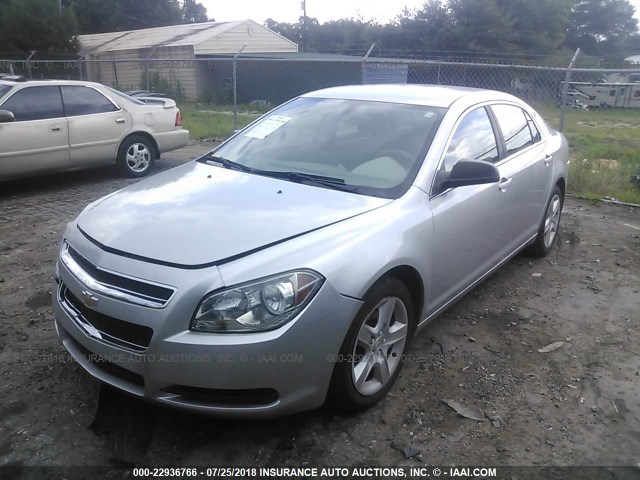 1G1ZA5EU9CF172907 - 2012 CHEVROLET MALIBU LS 银色 照片 2
