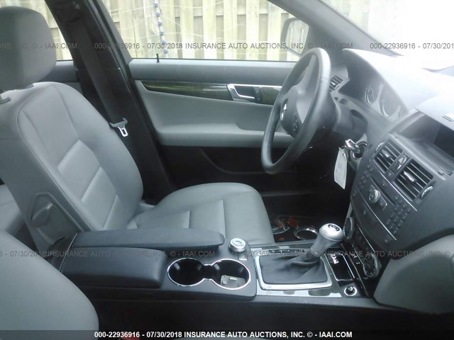 WDDGF56X28F052842 - 2008 MERCEDES-BENZ C 350 BLACK photo 5