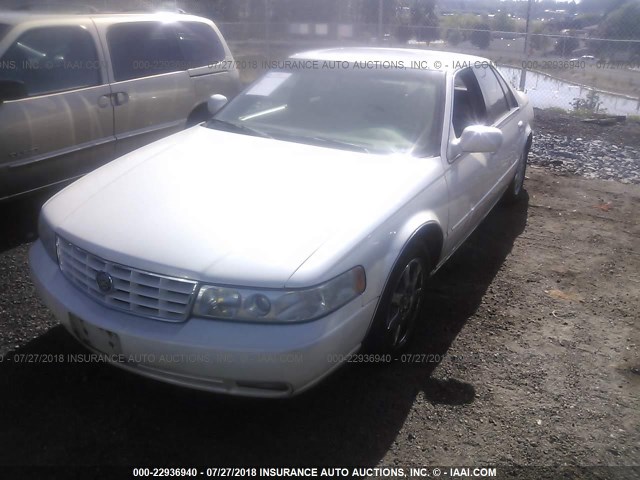 1G6KY54992U123463 - 2002 CADILLAC SEVILLE STS Champagne photo 2