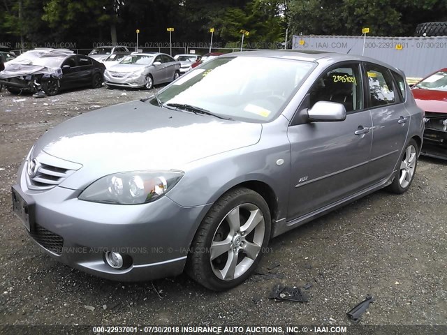 JM1BK344561489144 - 2006 MAZDA 3 HATCHBACK GRAY photo 2