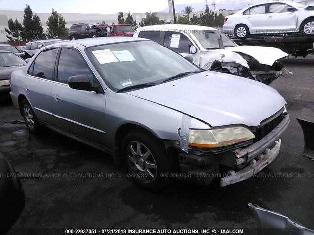 1HGCF866X1A089949 - 2001 HONDA ACCORD VALUE SILVER photo 3