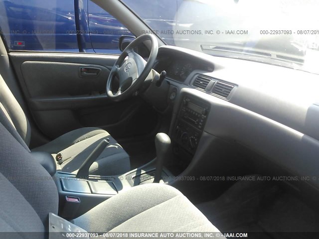JT2BG22K6Y0459679 - 2000 TOYOTA CAMRY CE/LE/XLE 灰色 照片 5