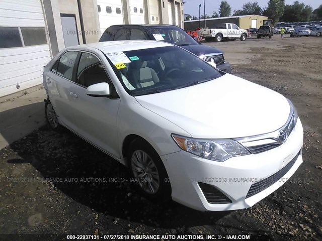 4T4BF1FK8ER351794 - 2014 TOYOTA CAMRY L/SE/LE/XLE 白色 照片 1