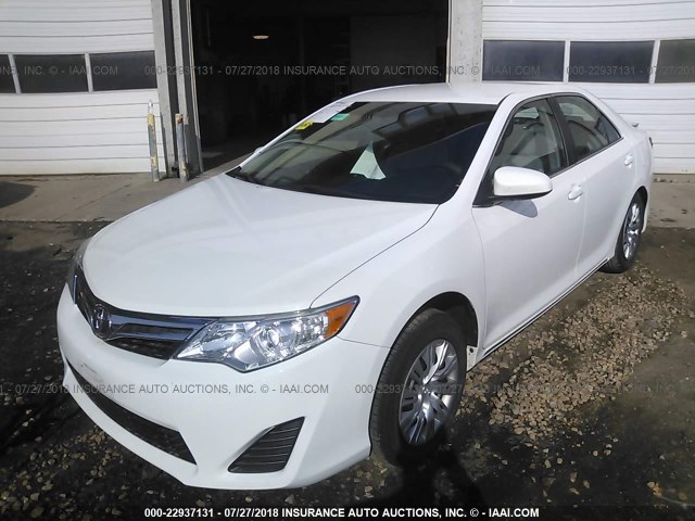 4T4BF1FK8ER351794 - 2014 TOYOTA CAMRY L/SE/LE/XLE 白色 照片 2
