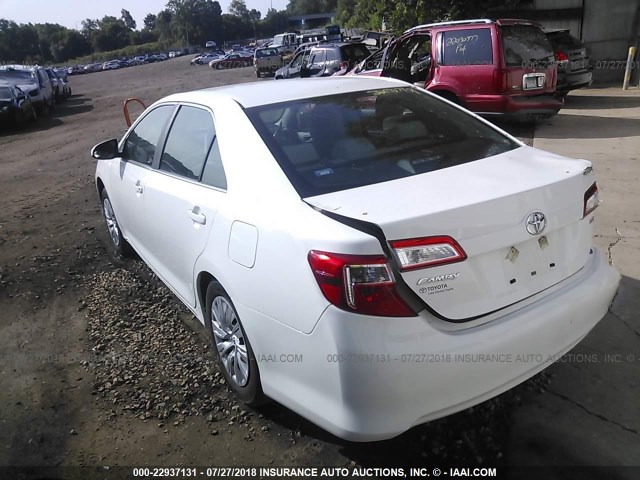 4T4BF1FK8ER351794 - 2014 TOYOTA CAMRY L/SE/LE/XLE 白色 照片 3