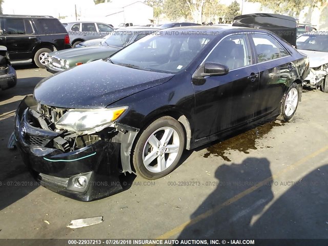 4T1BF1FK1CU089012 - 2012 TOYOTA CAMRY SE/LE/XLE BLACK photo 2