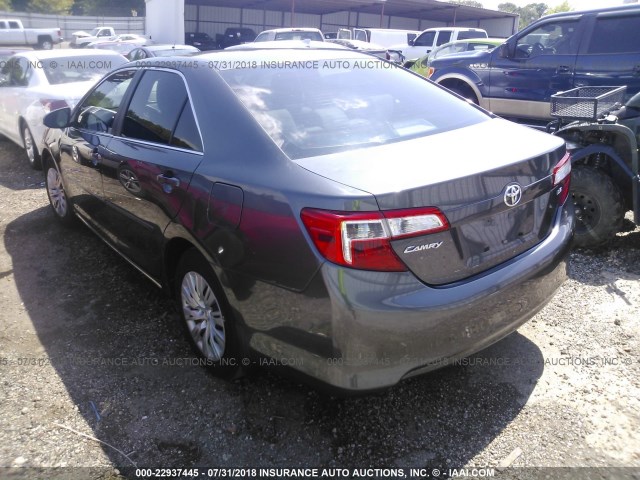 4T4BF1FK6ER345881 - 2014 TOYOTA CAMRY L/SE/LE/XLE 灰色 照片 3