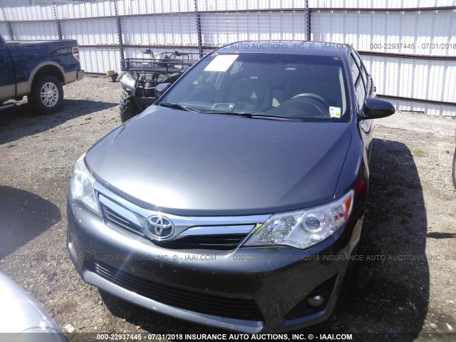 4T4BF1FK6ER345881 - 2014 TOYOTA CAMRY L/SE/LE/XLE 灰色 照片 6