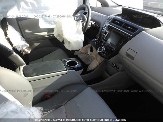 JTDZN3EU2HJ063595 - 2017 TOYOTA PRIUS V GRAY photo 5