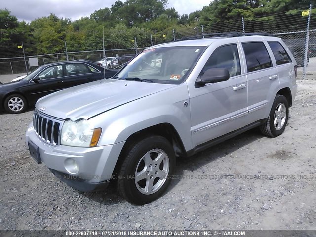 1J4HR58N35C685536 - 2005 JEEP GRAND CHEROKEE LIMITED SILVER photo 2