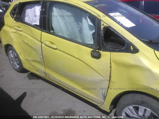 3HGGK5H57FM769009 - 2015 HONDA FIT LX YELLOW photo 6