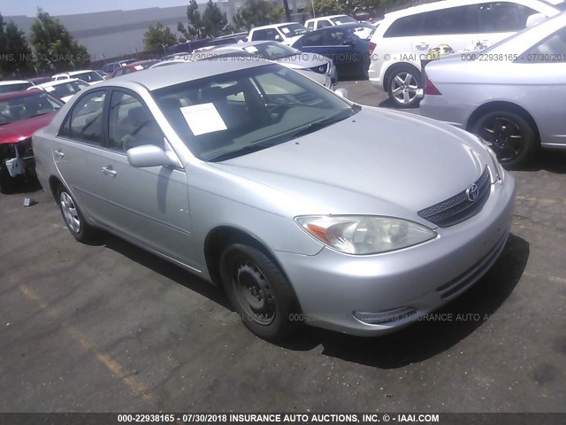 JTDBE32K030231429 - 2003 TOYOTA CAMRY LE/XLE 银色 照片 1