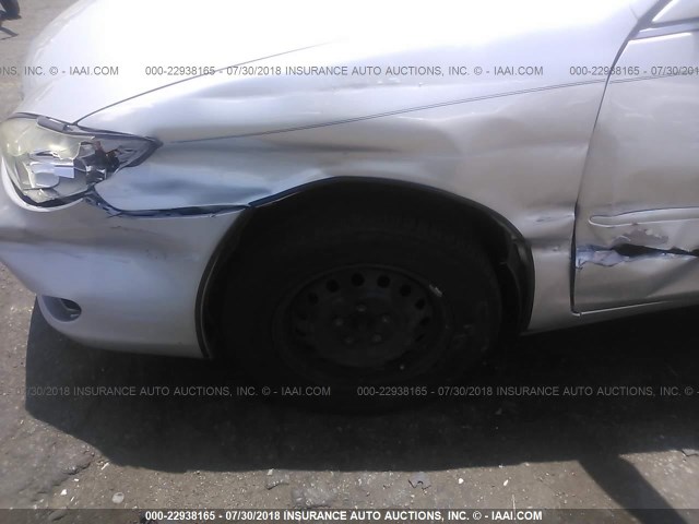 JTDBE32K030231429 - 2003 TOYOTA CAMRY LE/XLE 银色 照片 6