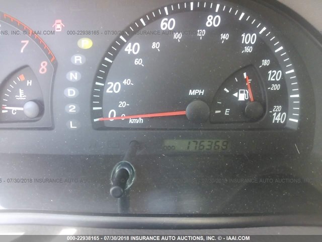 JTDBE32K030231429 - 2003 TOYOTA CAMRY LE/XLE 银色 照片 7