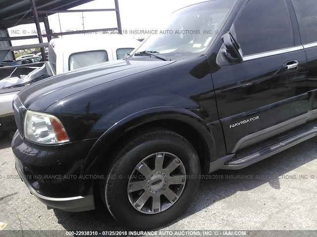 5LMFU28R03LJ07462 - 2003 LINCOLN NAVIGATOR Schwarz Foto 2