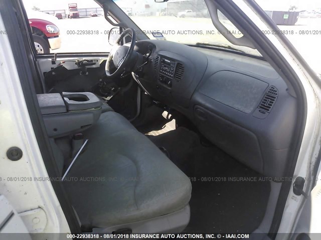 1FTRW08L91KD87884 - 2001 FORD F150 SUPERCREW WHITE photo 5