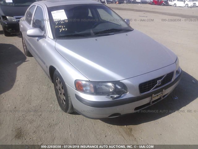 YV1RS61N312002369 - 2001 VOLVO S60 SILVER photo 1