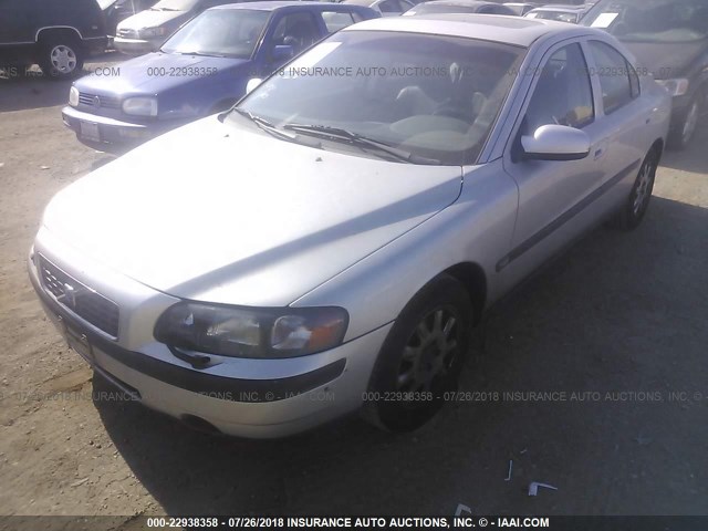 YV1RS61N312002369 - 2001 VOLVO S60 SILVER photo 2