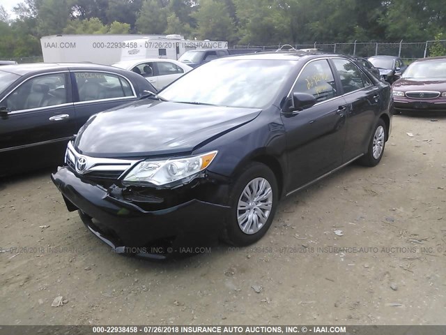 4T4BF1FK6ER435418 - 2014 TOYOTA CAMRY L/SE/LE/XLE შავი ფოტო 2