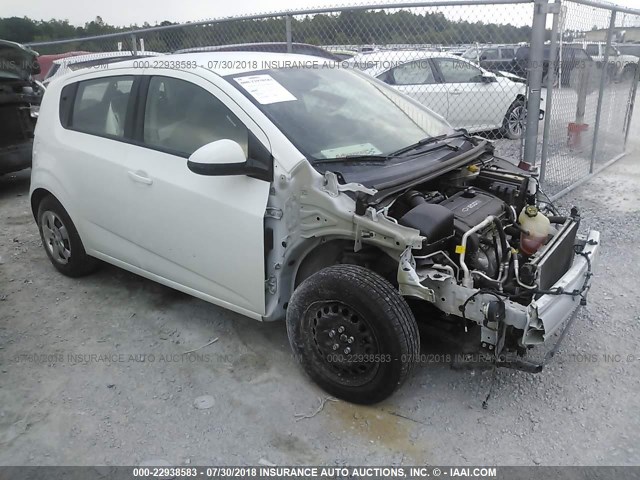 1G1JA6SH5F4186717 - 2015 CHEVROLET SONIC LS WHITE photo 1
