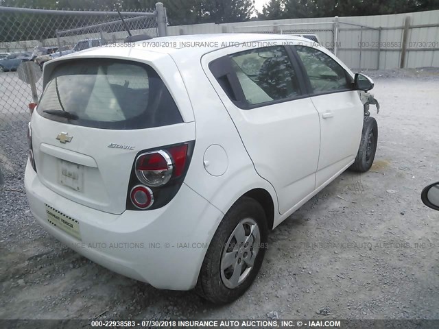 1G1JA6SH5F4186717 - 2015 CHEVROLET SONIC LS WHITE photo 4