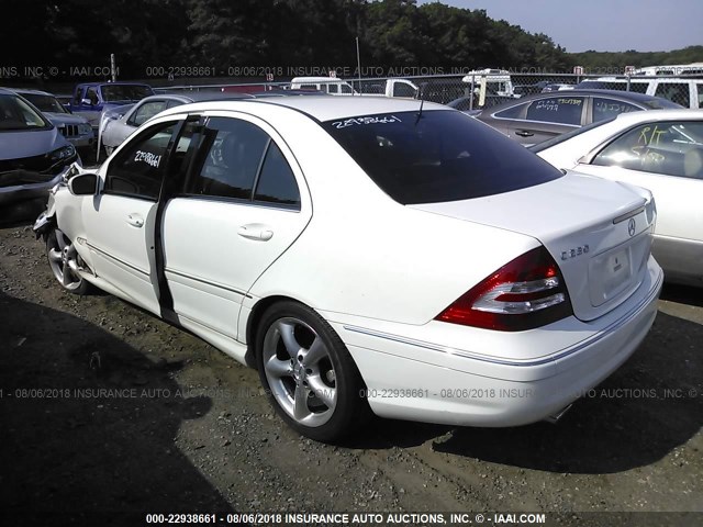 WDBRF52H76F780542 - 2006 MERCEDES-BENZ C GENERATION 2006 230 WHITE photo 3