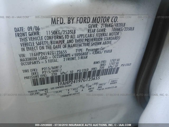 1FAHP24197G123655 - 2007 FORD FIVE HUNDRED SEL WHITE photo 9