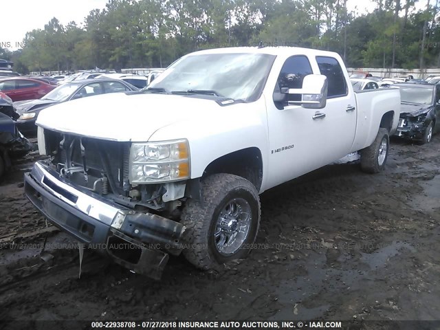 1GCHC33657F510444 - 2007 CHEVROLET SILVERADO C3500 WHITE photo 2