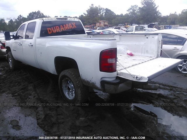 1GCHC33657F510444 - 2007 CHEVROLET SILVERADO C3500 WHITE photo 3