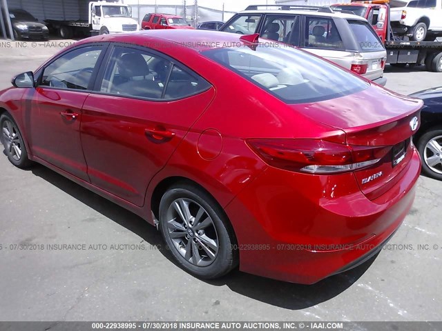 5NPD84LF0HH211909 - 2017 HYUNDAI ELANTRA SE/VALUE/LIMITED RED photo 3