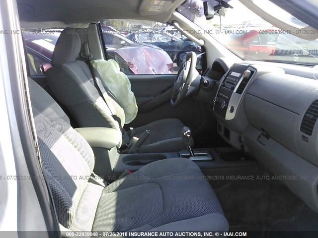 1N6AD0ERXBC448745 - 2011 NISSAN FRONTIER S/SV/SL/PRO-4X 银色 照片 5