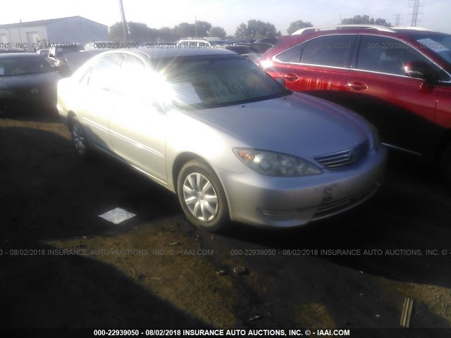 4T1BE32K95U958835 - 2005 TOYOTA CAMRY LE/XLE/SE 银色 照片 1