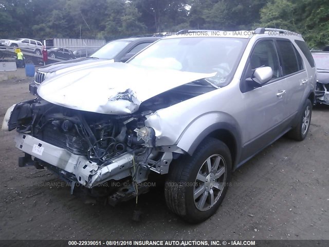 1FMDK02W08GA41224 - 2008 FORD TAURUS X SEL SILVER photo 2