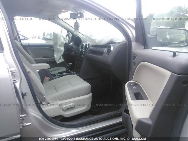 1FMDK02W08GA41224 - 2008 FORD TAURUS X SEL SILVER photo 5