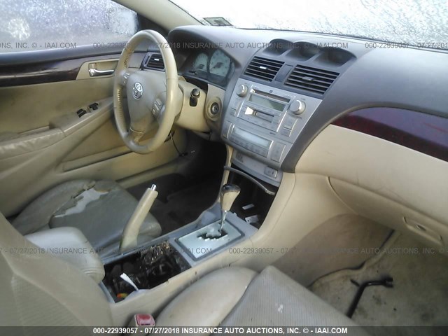 4T1CA30P64U023494 - 2004 TOYOTA CAMRY SOLARA SE/SLE შავი ფოტო 5