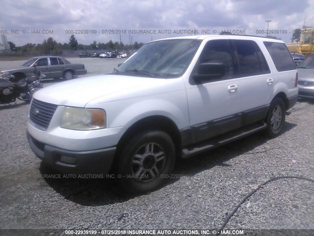 1FMPU16L54LB78822 - 2004 FORD EXPEDITION XLT WHITE photo 2