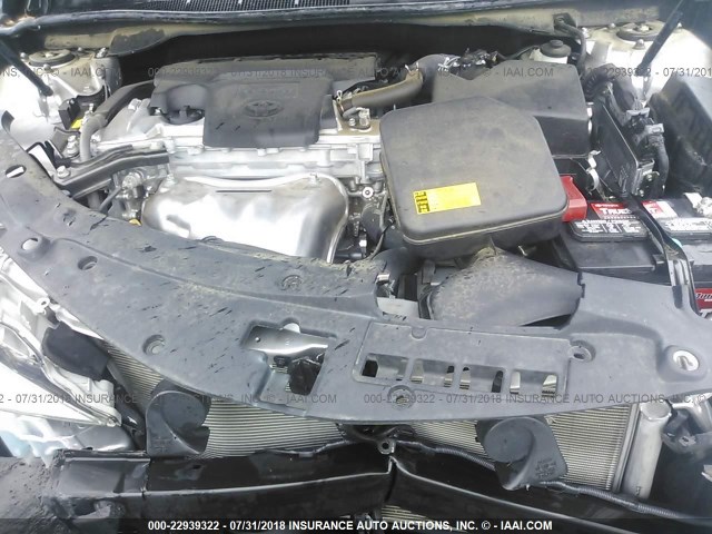 4T4BF1FK5ER412597 - 2014 TOYOTA CAMRY L/SE/LE/XLE SILVER photo 10