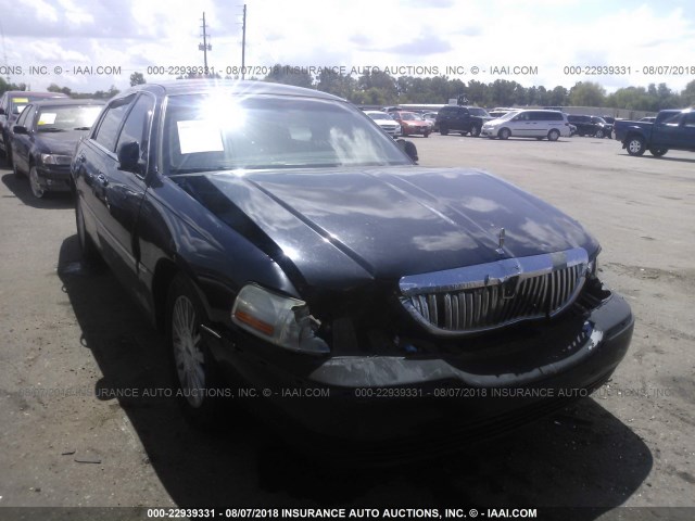 1LNHM81W34Y636987 - 2004 LINCOLN TOWN CAR EXECUTIVE/SIGNATURE Siyah fotoğraf 1