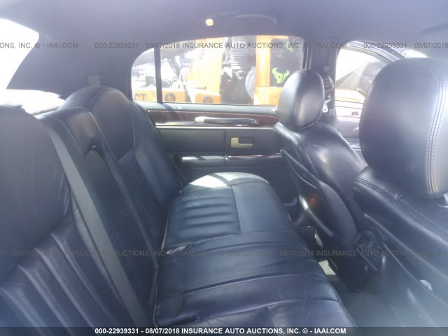 1LNHM81W34Y636987 - 2004 LINCOLN TOWN CAR EXECUTIVE/SIGNATURE Siyah fotoğraf 8