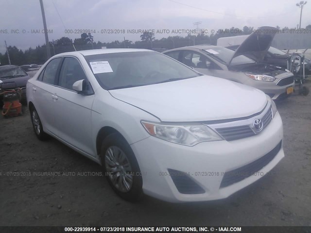 4T1BF1FK2CU588417 - 2012 TOYOTA CAMRY SE/LE/XLE თეთრი ფოტო 1