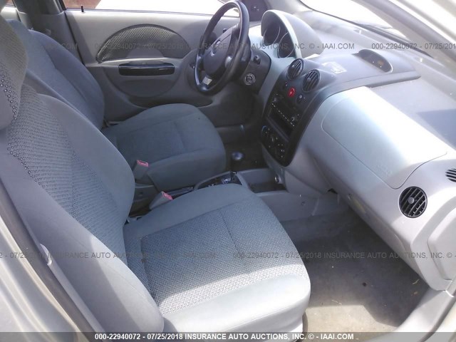 KL1TJ52654B168176 - 2004 CHEVROLET AVEO LS SILVER photo 5